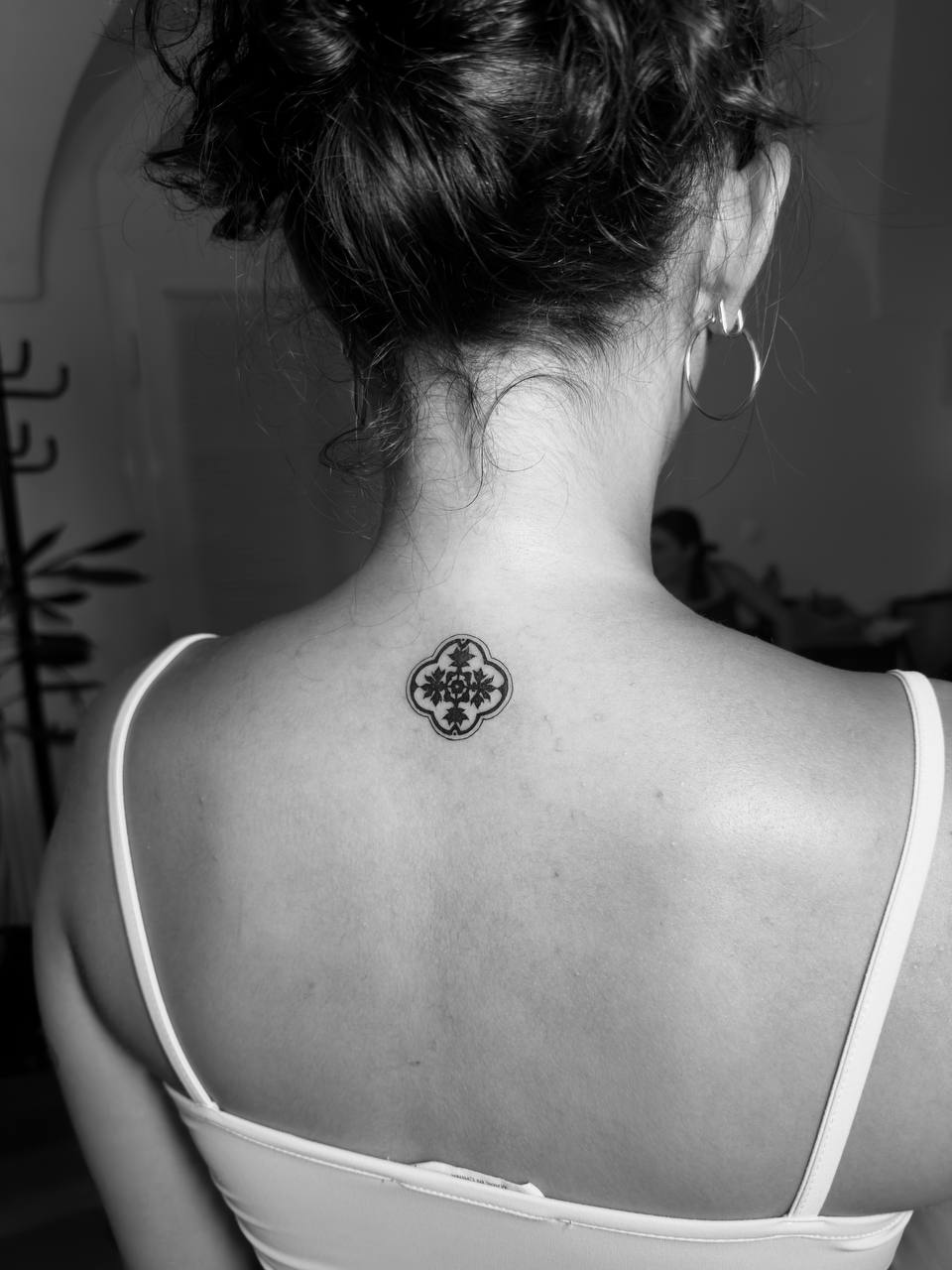 Ornamentální mandala na zádech / Ornamental mandala on back
